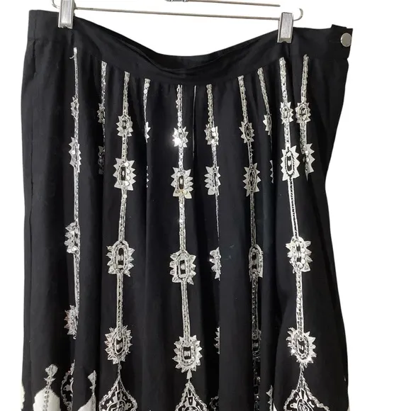 Sandy Starkman Hobo Elegant Black and White Sequinned Skirt