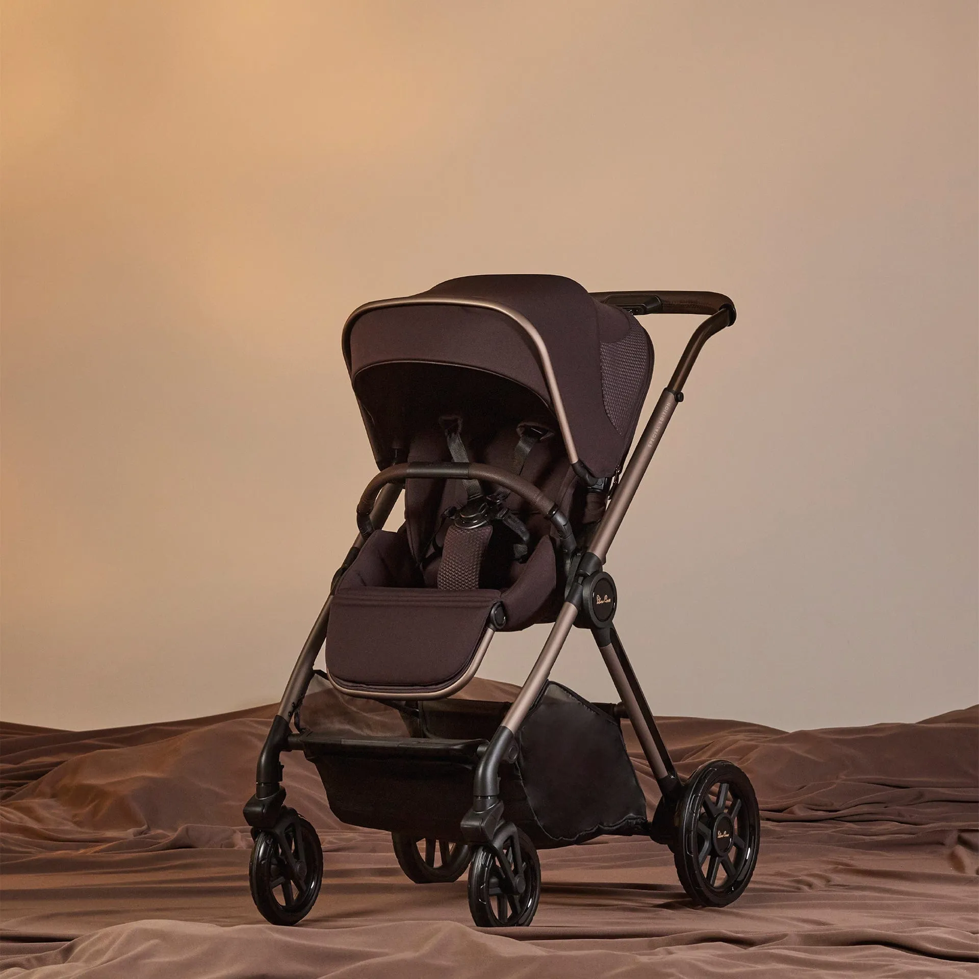 Silver Cross Reef 2 Special Edition Maxi-Cosi Travel System in Ganache