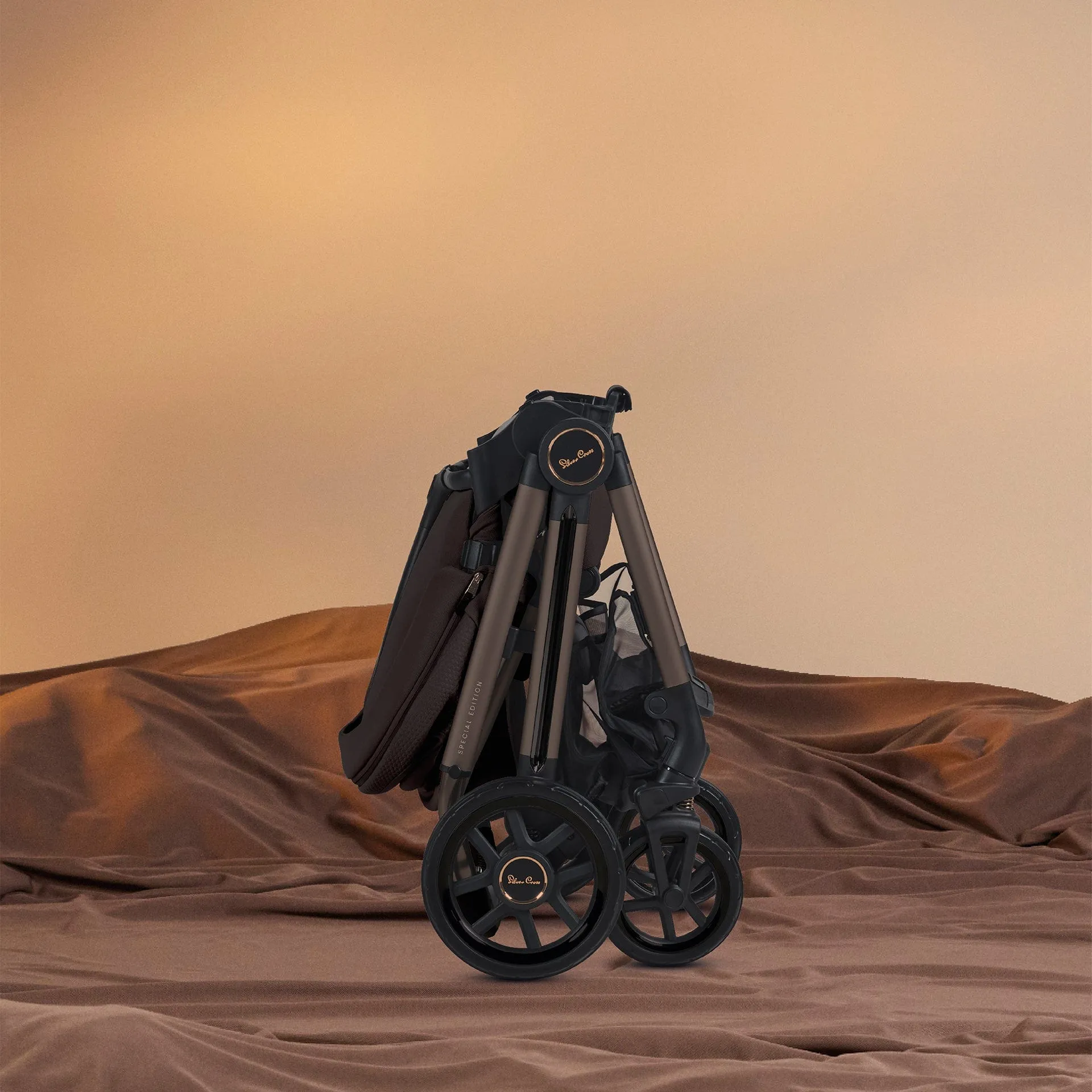 Silver Cross Reef 2 Special Edition Maxi-Cosi Travel System in Ganache