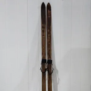 SNOW SKIS NATURAL PAIR
