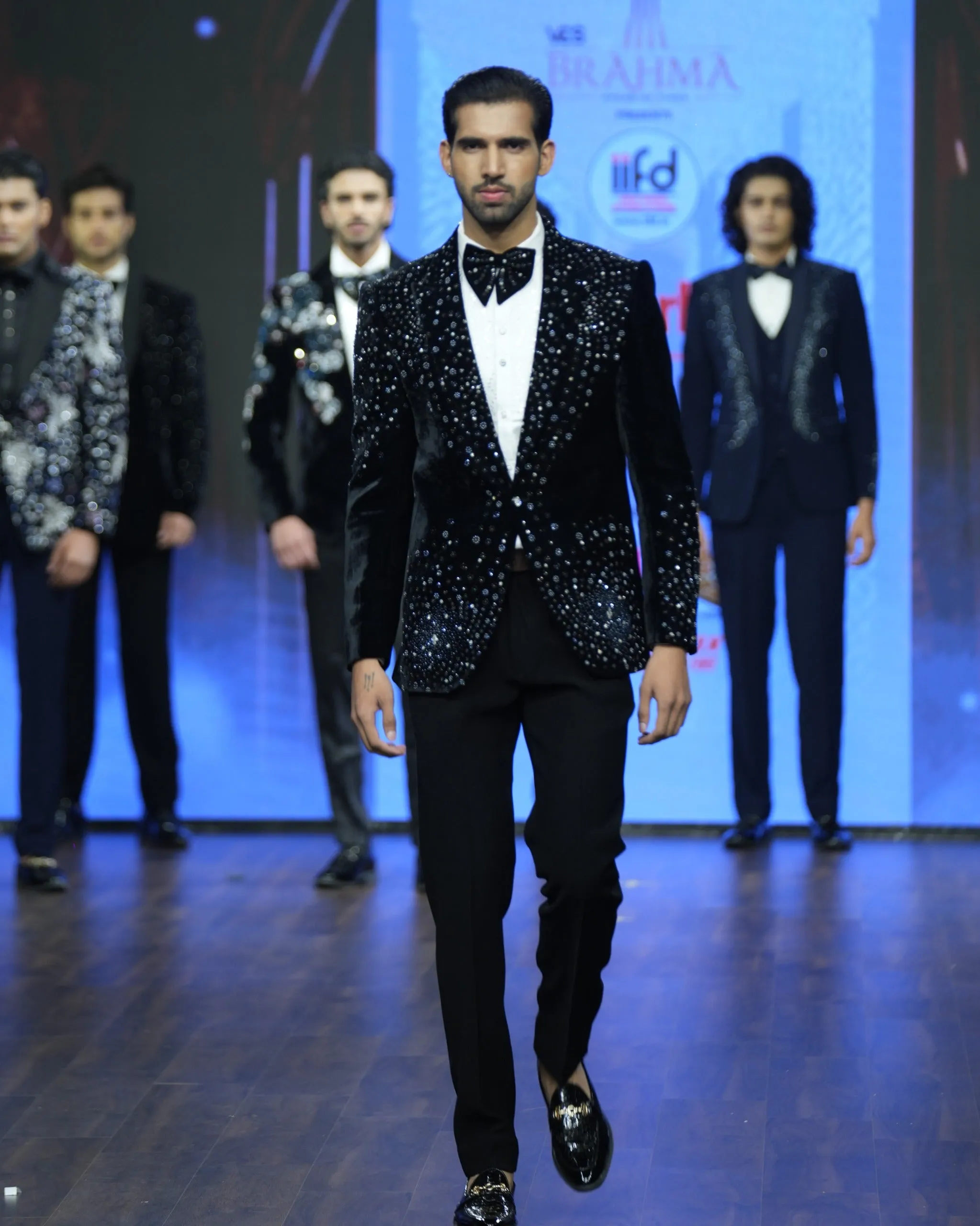 Sparkling Designer Black Tuxedo Suit