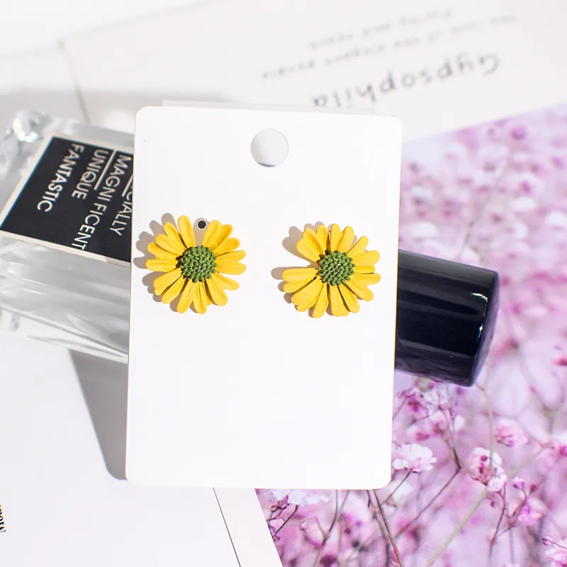 Sweet Cute Little Daisy Earrings