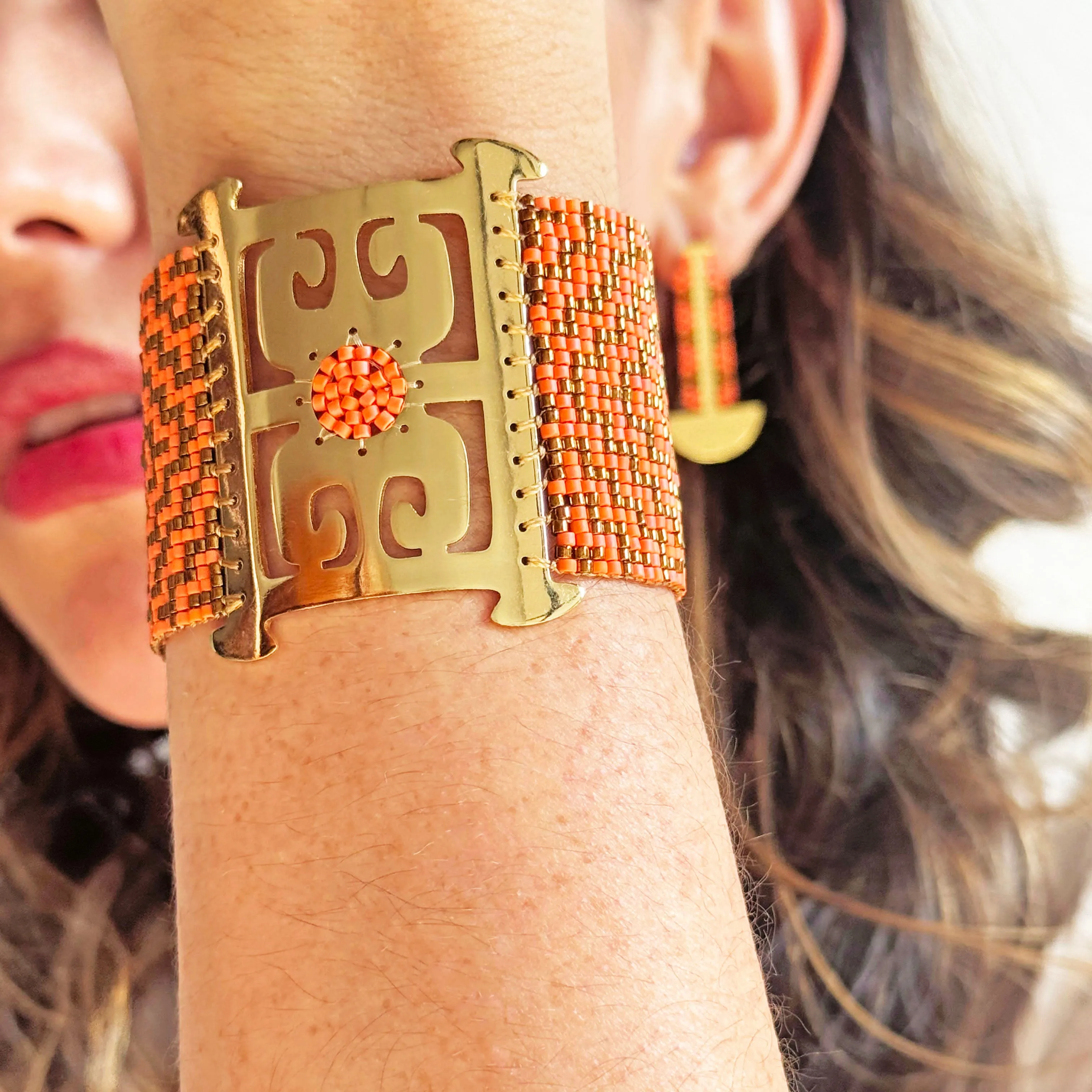 TAIRONA BRACELET IN ORANGE AND GOLD