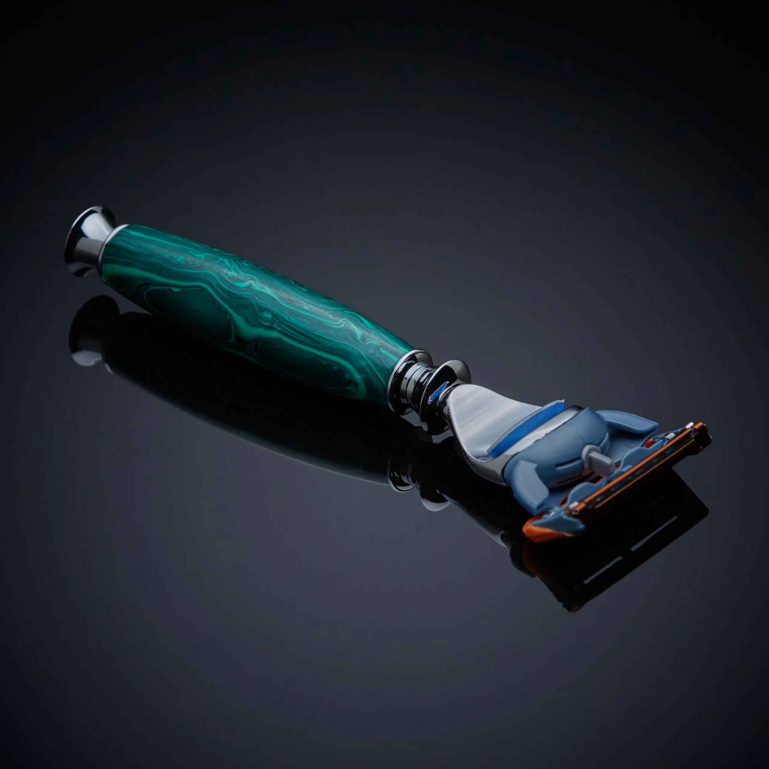 The Serpentine Razor (Malachite )
