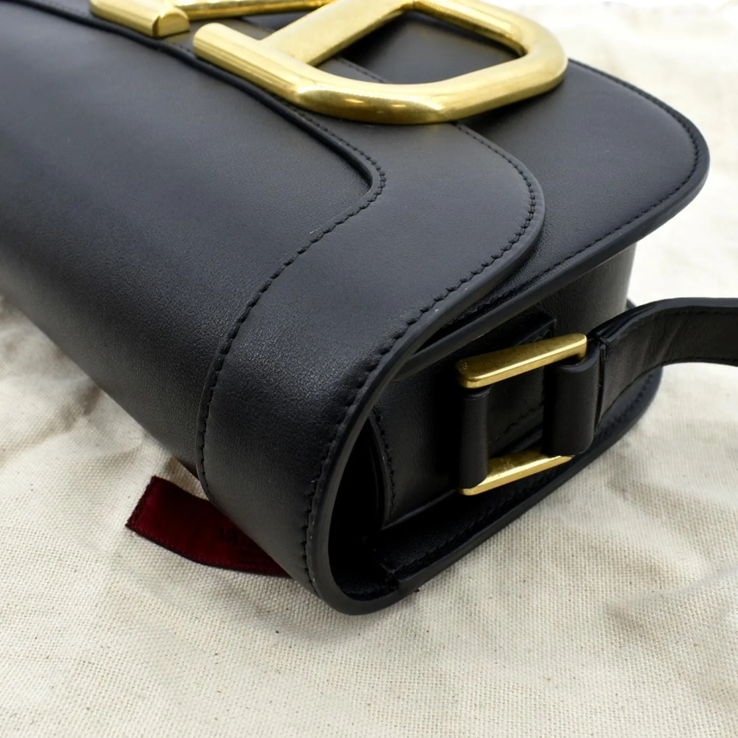 VALENTINO Supervee Leather Crossbdoy Bag Black