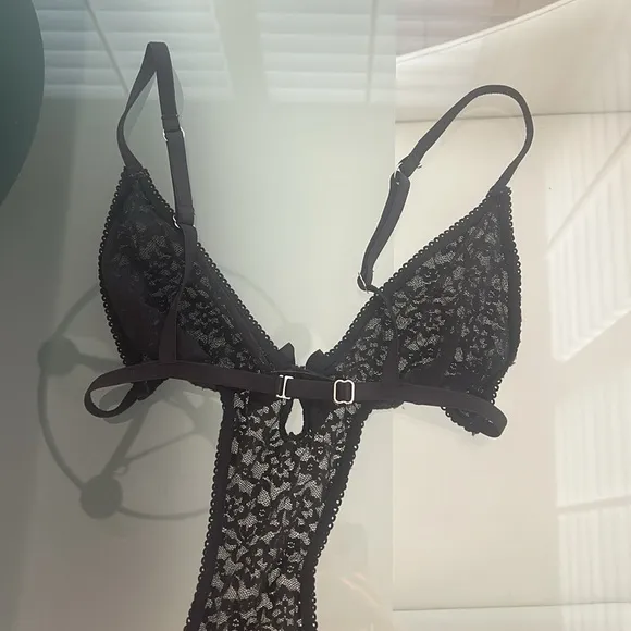Victoria’s Secret Black Lace Rhinestones Bows Strapy Sexy Little Things sz S