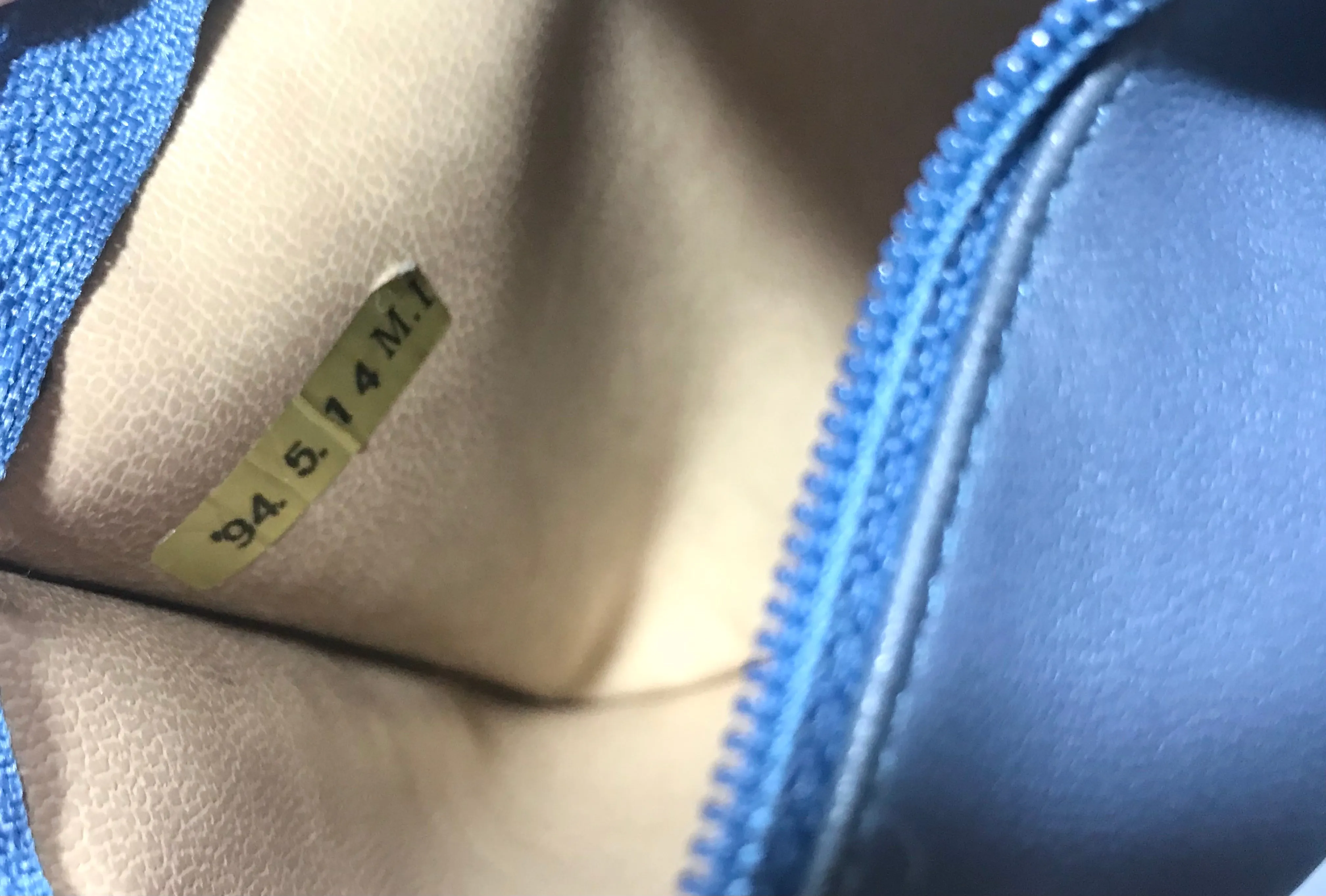 Vintage CHANEL blue quilted canvas and leather combo hobo bucket shoulder bag with drawstrings and golden CC mark balls. 060905r3