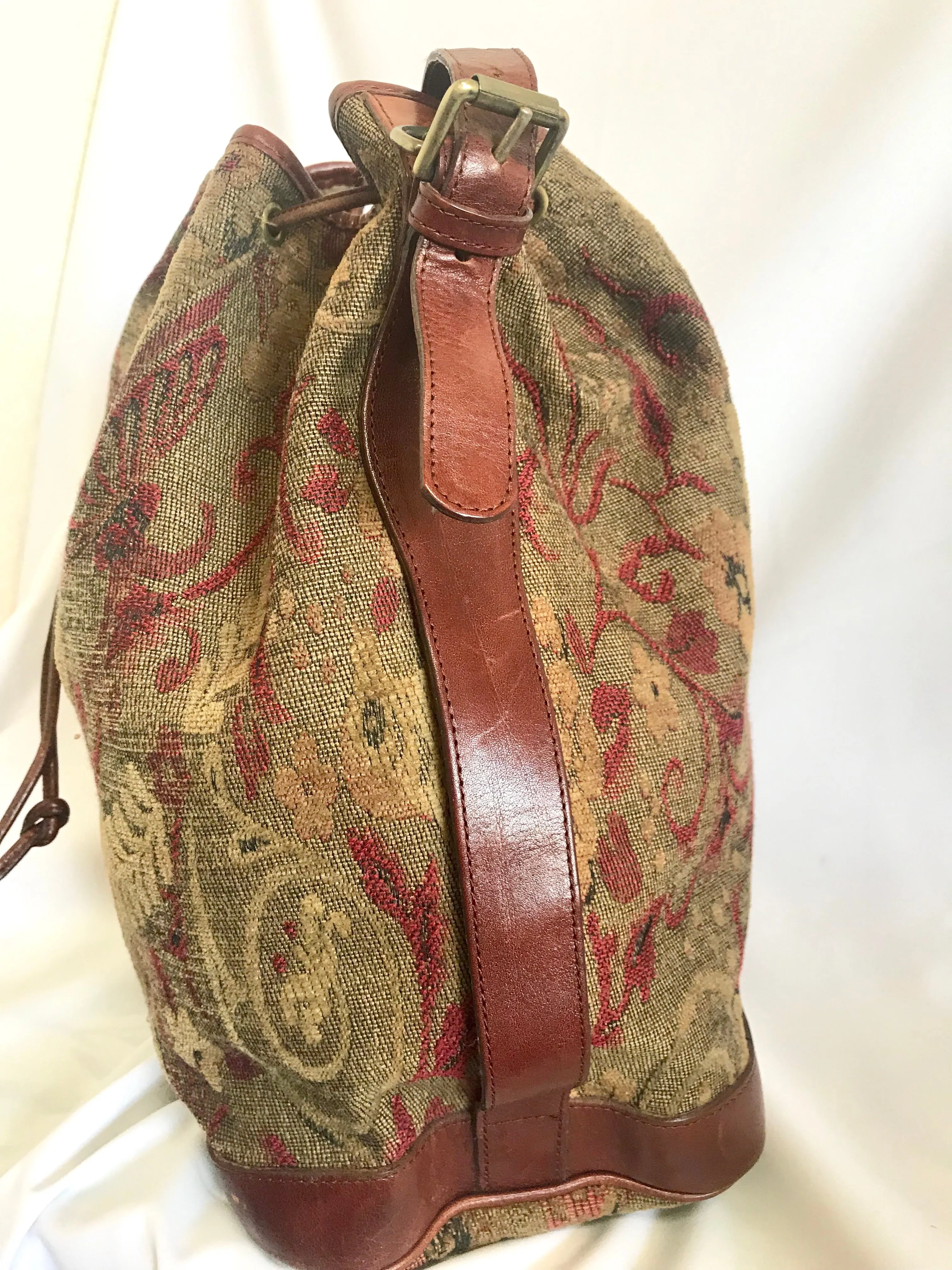 Vintage Mulberry khaki and wine brown gabeline weave fabric hobo bucket shoulder bag with leather trimming. Made in England. 050320r12