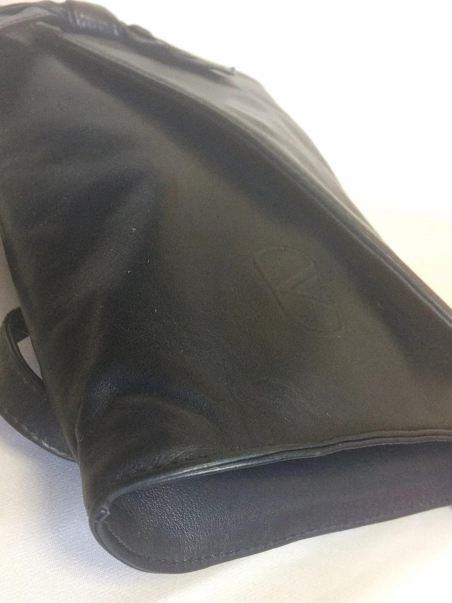 Vintage Valentino Garavani, Black nappa leather clutch purse, shoulder bag with tied bow, ribbon and V logo motif at front. 060616r4