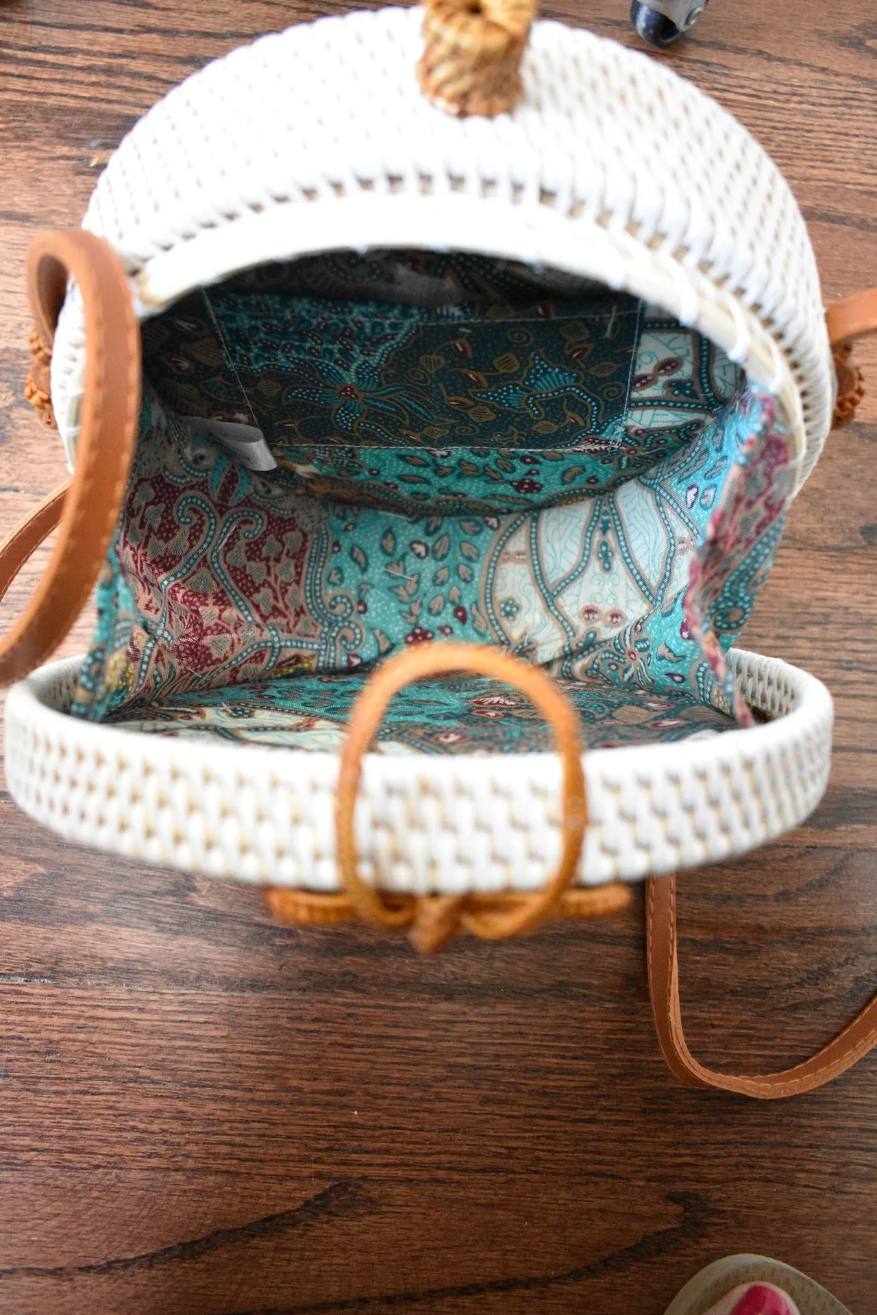 White Circle 100% Vegan Crossbody Circle Bag