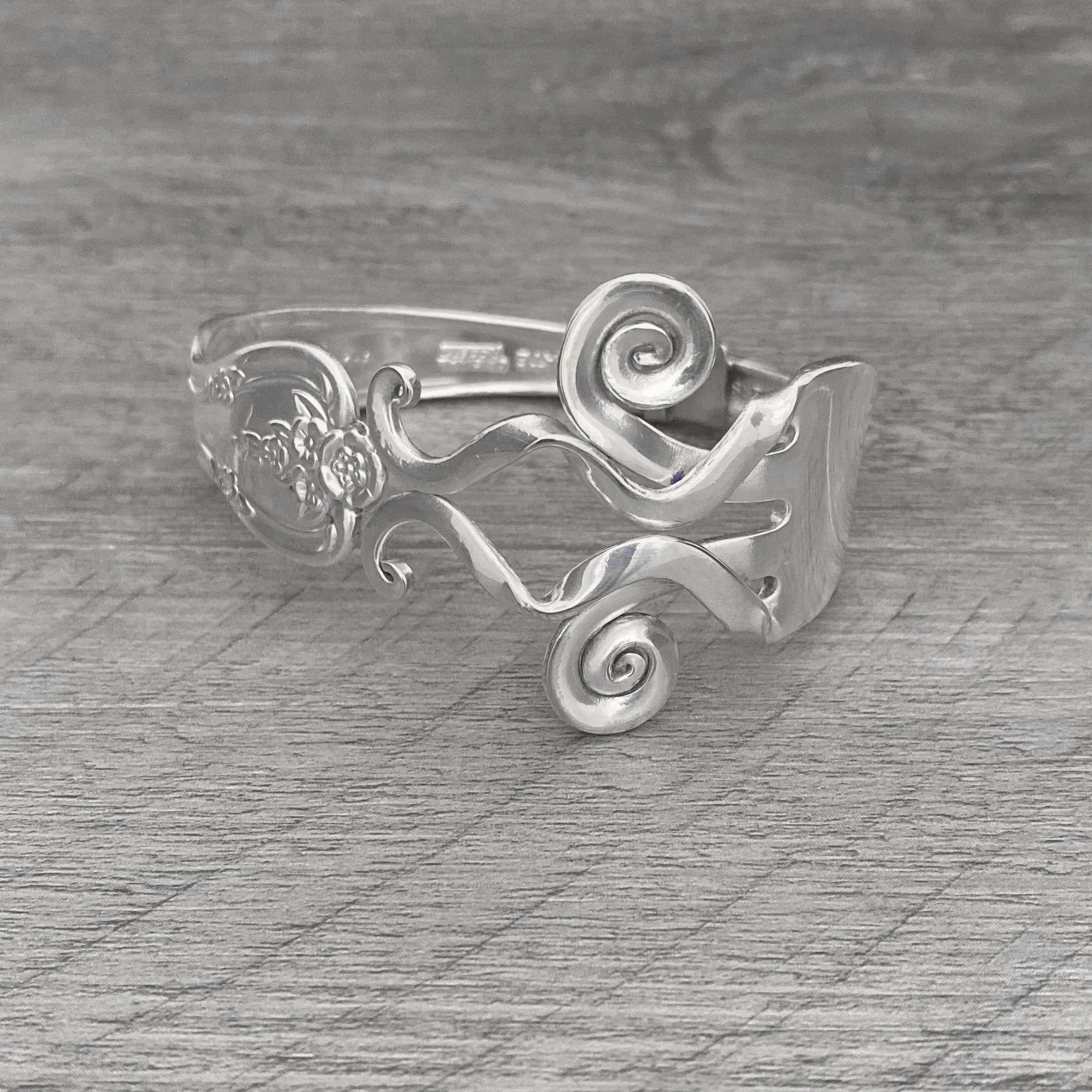 'Zephyr' Premium Swirled Fork Bracelet
