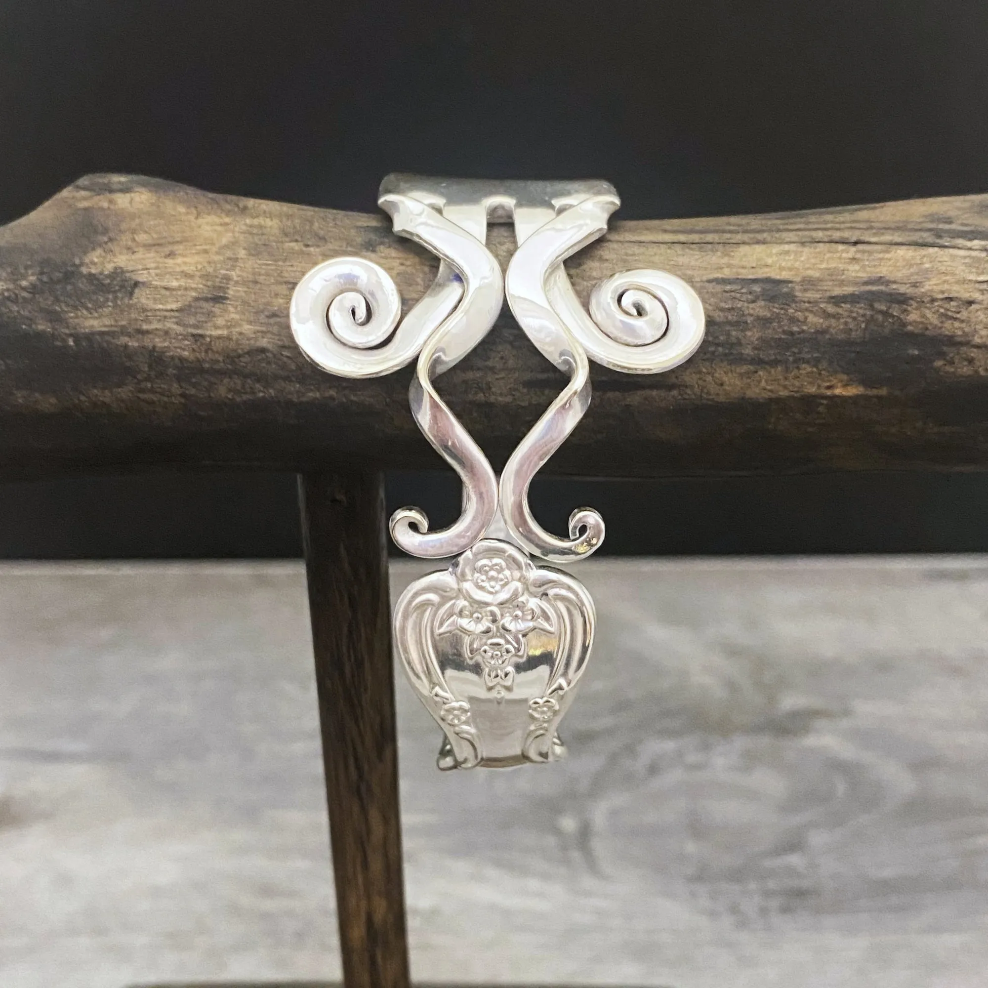 'Zephyr' Premium Swirled Fork Bracelet